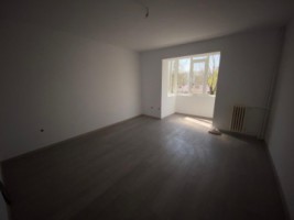 sud-zona-bulevard-2-camere-dec-et-2-renovat-la-36900-eu-8