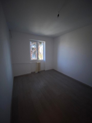 sud-zona-bulevard-2-camere-dec-et-2-renovat-la-36900-eu-9