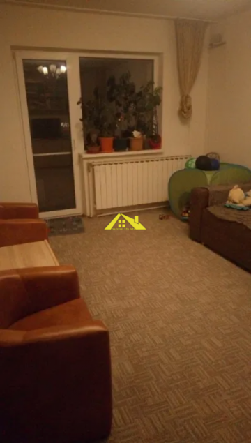 vand-apartament-4-camere-cetate-4