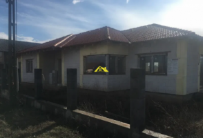 vand-casa-la-rosu-1