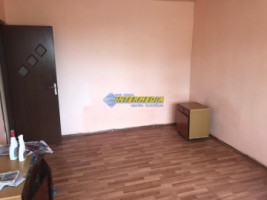 2-camere-de-vanzare-in-cetate-finisat