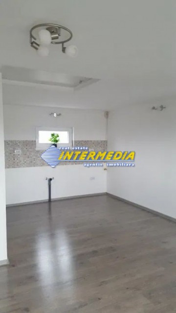 casa-noua-de-vanzare-pm-in-ciugud-cu-521-mp-teren-si-toate-utilitatiile-1