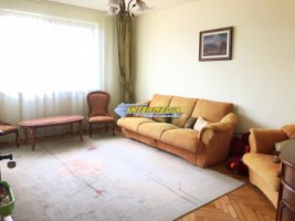 vanzare-apartament-3-camere-decomandat-72-mp-si-pivnita-in-alba-iulia-zona-centru-4