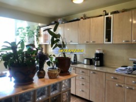 vanzare-apartament-3-camere-decomandat-72-mp-si-pivnita-in-alba-iulia-zona-centru