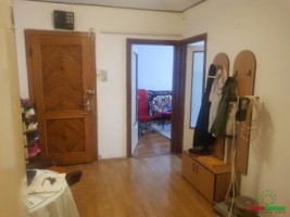 apartament-4-camere-decomandat-zona-vasile-aron