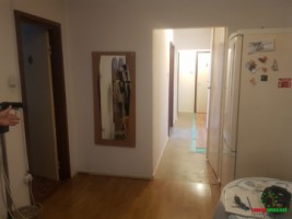 apartament-4-camere-decomandat-zona-vasile-aron-2