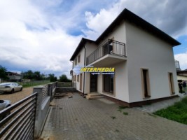 casa-tip-duplex-12-de-vanzare-pm-in-alba-iulia-zona-centru-cu-230mp-teren-imprejmuit-si-racordata-la-utilitati