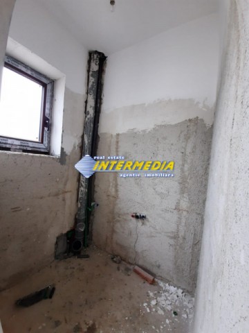 casa-tip-duplex-12-de-vanzare-pm-in-alba-iulia-zona-centru-cu-230mp-teren-imprejmuit-si-racordata-la-utilitati-7