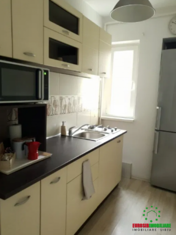 apartament-cu-2-camere-de-inchiriat-zona-mihai-viteazu-1