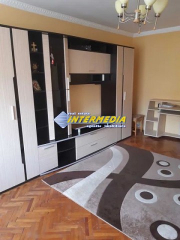 apartament-2-camere-decomandat-de-vanzare-cetate-zona-stadion-1