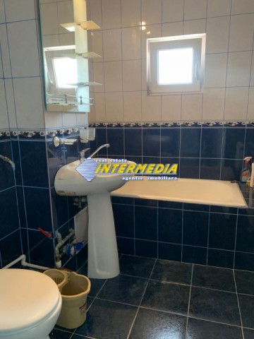 apartament-2-camere-decomandat-de-vanzare-cetate-zona-stadion-9
