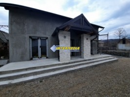 casa-pm-semifinisata-in-seusa-finisata-la-cheie