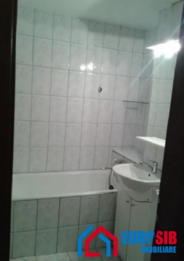 apartament-3-camere-decomandat-zona-strand-6