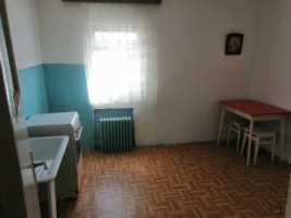 apartament-cu-3-camere-zona-scoala-nr6-4