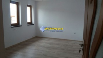 casa-noua-de-vanzare-in-cetate-finisata-complet-1