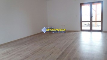 casa-noua-de-vanzare-in-cetate-finisata-complet
