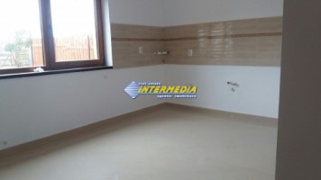 casa-noua-de-vanzare-in-cetate-finisata-complet-4