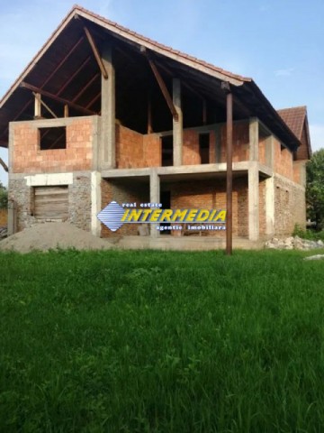 casa-la-rosu-in-vintu-de-jos-cu-800-mp-teren