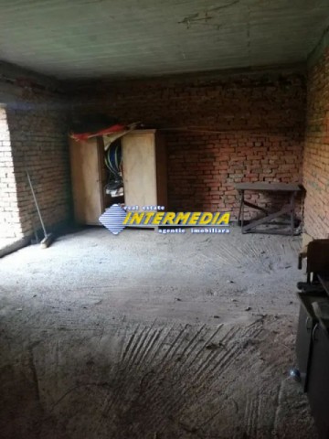 casa-la-rosu-in-vintu-de-jos-cu-800-mp-teren-3
