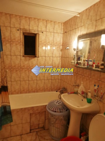 apartament-cu-doua-camere-etaj-1-cetate-7