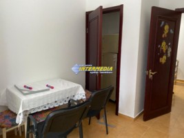 inchiriez-apartament-2-camere-decomandate-60-mp-finisat-si-mobilat-cetate-stadion-3
