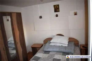 vand-vila-6-camere-cu-teren-de-2000-mp-livezeni-stalpeni-arges-ideala-pentru-resedinta-de-familie-sau-casa-de-vacanta-4