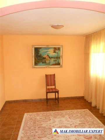vand-vila-6-camere-cu-teren-de-2000-mp-livezeni-stalpeni-arges-ideala-pentru-resedinta-de-familie-sau-casa-de-vacanta-5