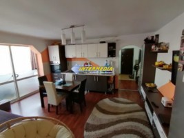 2-camere-de-vanzare-etaj-1-in-cetate-zona-mercur