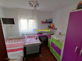 2-camere-de-vanzare-etaj-1-in-cetate-zona-mercur-2