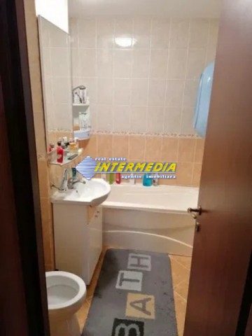 2-camere-de-vanzare-etaj-1-in-cetate-zona-mercur-5