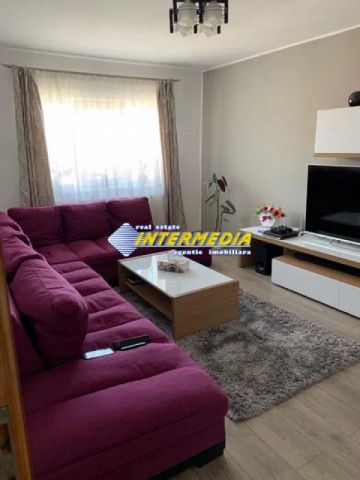 3-camere-decomandat-in-cartierul-cetate-de-vanzare-1