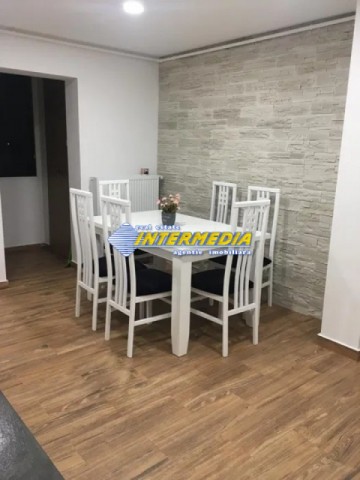 3-camere-decomandat-in-cartierul-cetate-de-vanzare-2