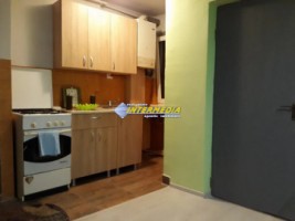 2camere-de-vanzare-in-cetate-zona-bulevard-mobilat-5
