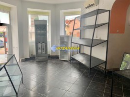 spatiu-comercial-de-inchiriat-centru-ultracentral-in-suprafata-de-58-mp-4