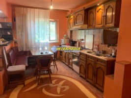 de-vanzare-apartament-4-camere-decomandat-in-cetate-zona-mercur-etaj-3-finisat-si-mobilat