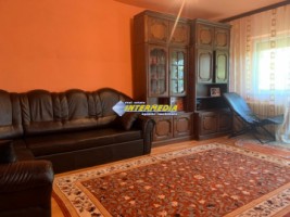 de-vanzare-apartament-4-camere-decomandat-in-cetate-zona-mercur-etaj-3-finisat-si-mobilat-1