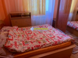 de-vanzare-apartament-4-camere-decomandat-in-cetate-zona-mercur-etaj-3-finisat-si-mobilat-6