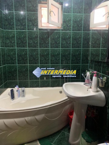 de-vanzare-apartament-4-camere-decomandat-in-cetate-zona-mercur-etaj-3-finisat-si-mobilat-7