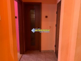 de-vanzare-apartament-4-camere-decomandat-in-cetate-zona-mercur-etaj-3-finisat-si-mobilat-8