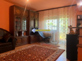 de-vanzare-apartament-4-camere-decomandat-in-cetate-zona-mercur-etaj-3-finisat-si-mobilat-9