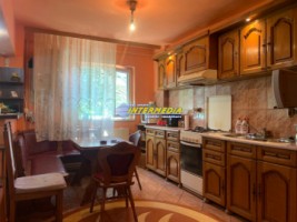 de-vanzare-apartament-4-camere-decomandat-in-cetate-zona-mercur-etaj-3-finisat-si-mobilat-13
