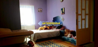casa-de-vanzare-zona-centru-alba-iulia-470-mp-teren-la-asfalt-12