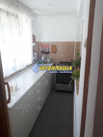 apartament-2-camere-decomandat-de-vanzare-cetate-zona-mercur-4