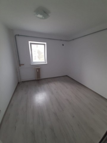 apartament-2-camere-zona-scoala-11-et3-56-mp-44000-euro-2