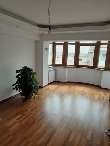 apartament-2-camere-de-lux-mobilat-utilat-etaj-2-zona-piata-mare-400-euro-7