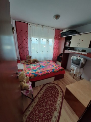 apartament-2-camere-zona-bucovinaliceul-economic-se-acccredit-pret-negociabil-2