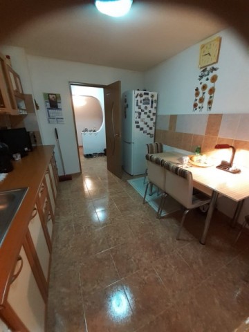 apartament-3-camere-decomandat-in-apropiere-de-zona-primaverii-55000-euro-neg-4