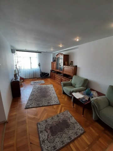 apartament-4-camere-decomandat-zona-bucovina-pret-70000-neg-1