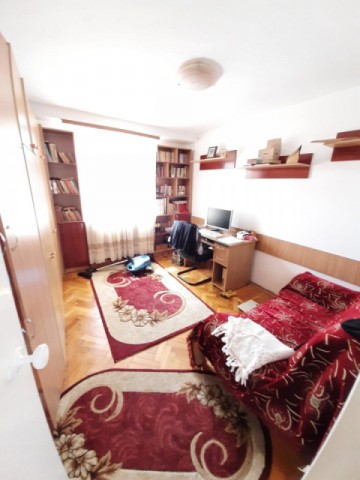 apartament-4-camere-decomandat-zona-bucovina-pret-70000-neg-3