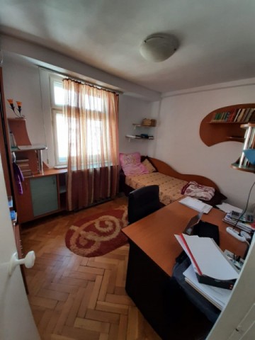 apartament-4-camere-decomandat-zona-bucovina-pret-70000-neg-8